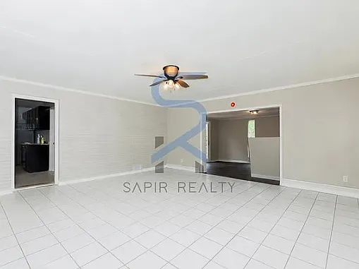 5 bed, 1379 sqft, $2,550 — Photo 3