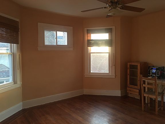 5th image of 8528 Forest Pkwy