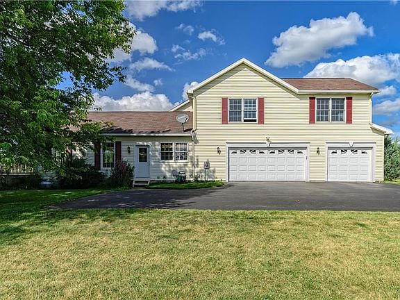 5th image of 17 Gravel Hill Ln
