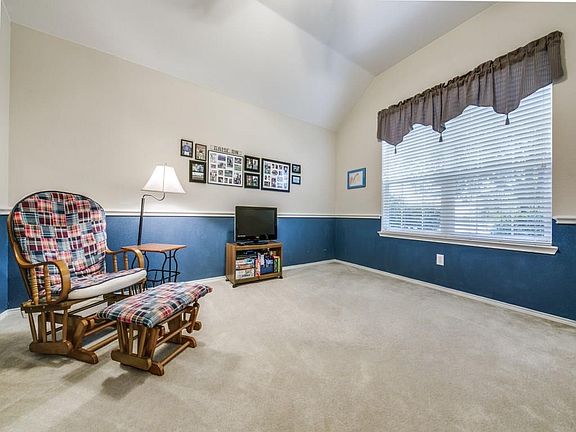 5th image of 1025 San Antonio Dr