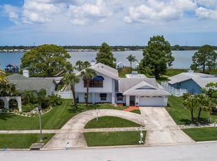 11192 Harborside Dr, Largo, FL 33773