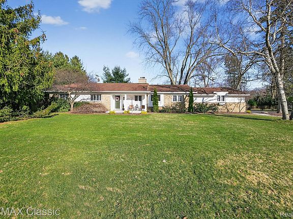 3rd image of 4731 Pickering Rd