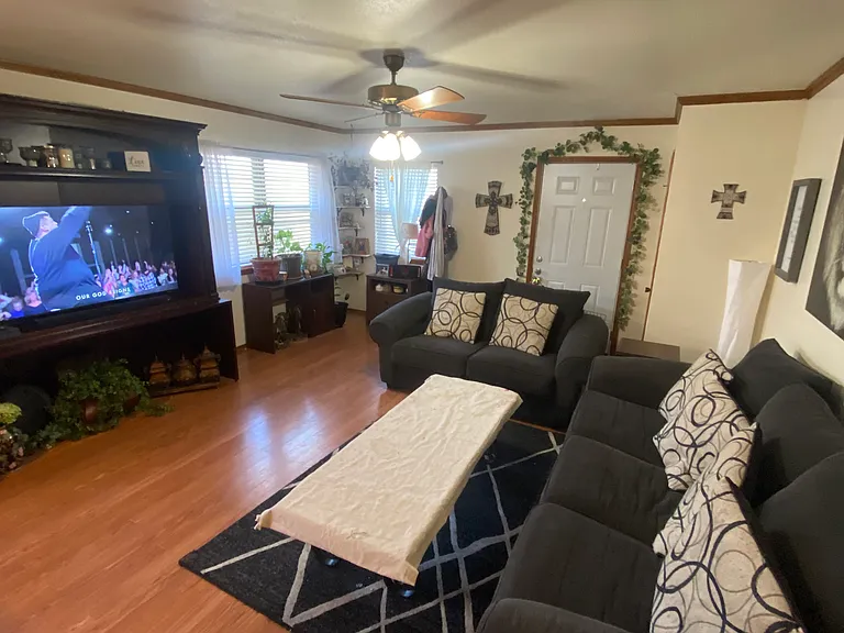 2803 SW 27th Ave — Photo 4