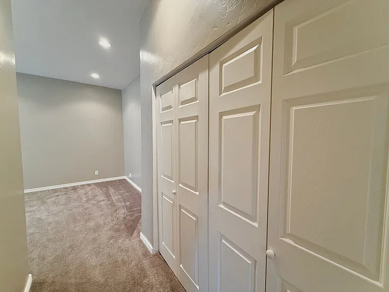 825 N Capitol Blvd — Photo 28