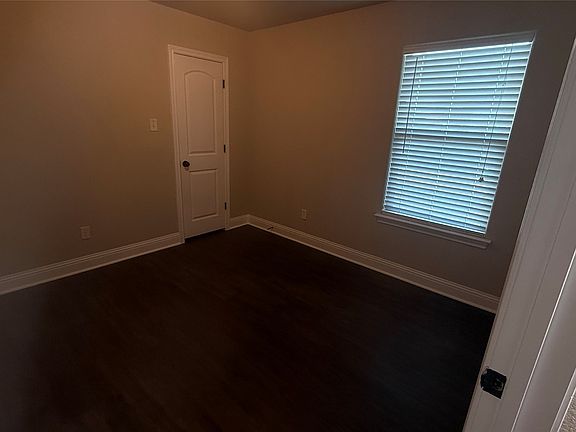 5th image of 3200 Cherry Ln