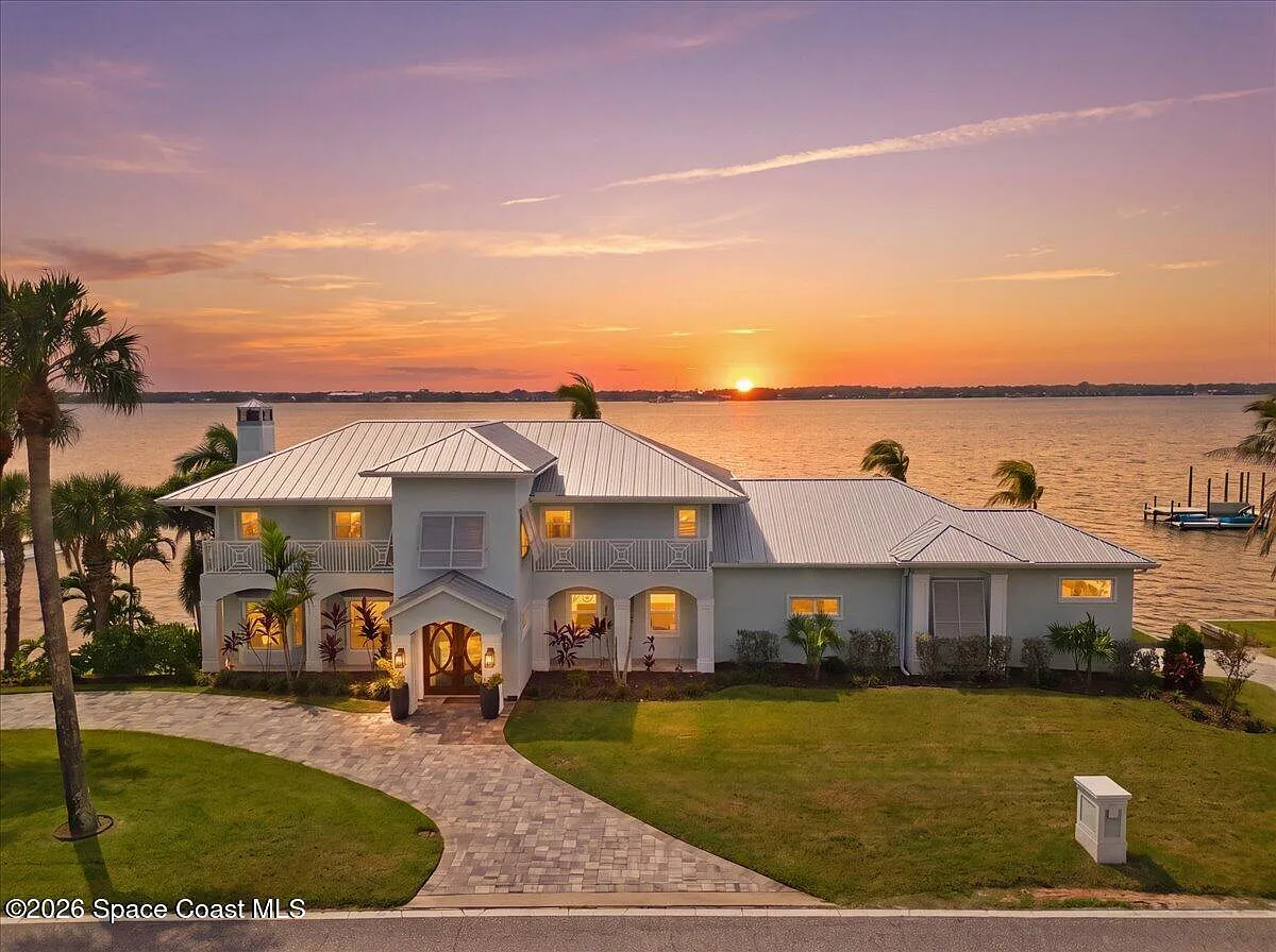 4 bed, 4.5 bath, 4517 sqft, $12,000 — Photo 1