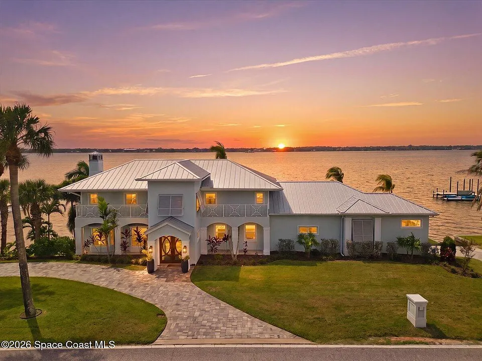 2805 S Tropical Trl