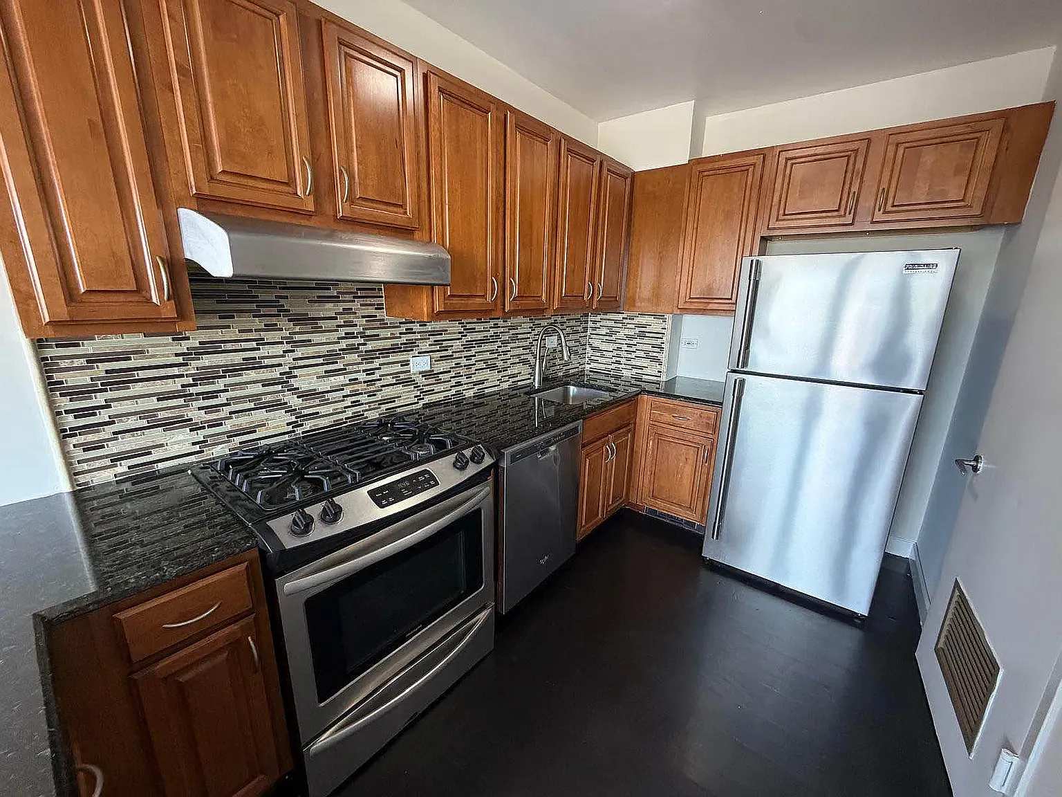 61 Village Road North — Photo 4