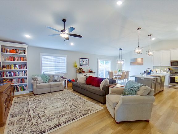 4th image of 8882 Regina Ln