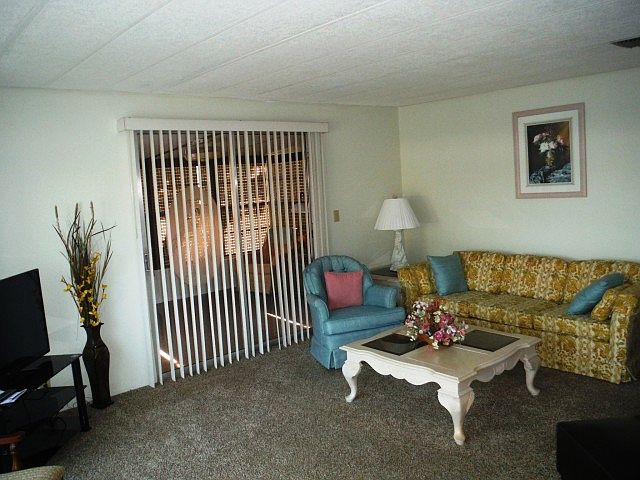 1st image of 126 Beechwood Dr #6