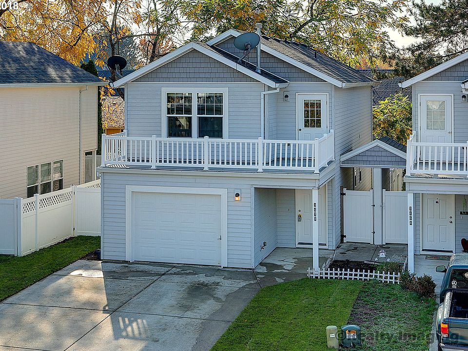 1st image of 1524 NE Herrold Ct