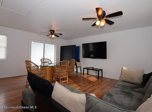 3rd image of 223 Carteret Ave #B