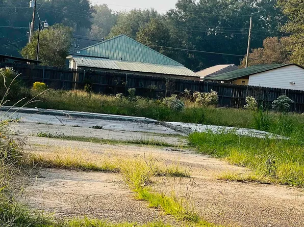 203 Taylor Ave, Sterlington, LA 71280