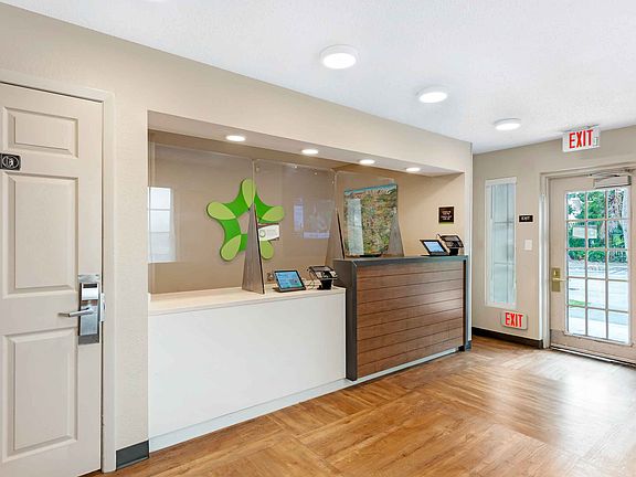 Lobby and Guest Check-in