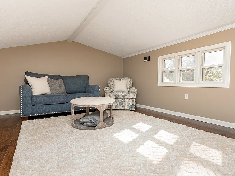 332 Hunt Rd — Photo 70