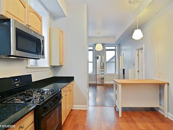 2nd image of 1255 N Ashland Ave Suite 1R