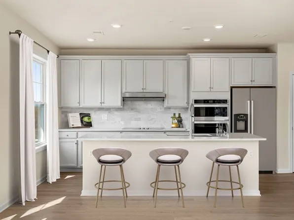 2 Winslow Ln #207, Grafton, MA 01536