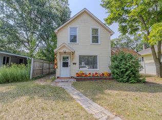 916 Webster St, Traverse City, MI 49686