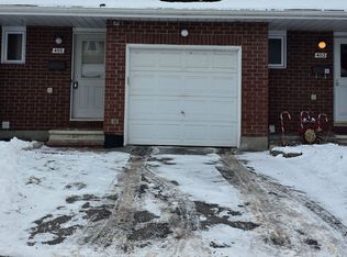 455 Valade Cres, Ottawa, ON K4A2W5