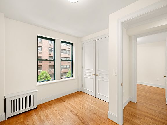5th image of 226 E 70th St APT 3E