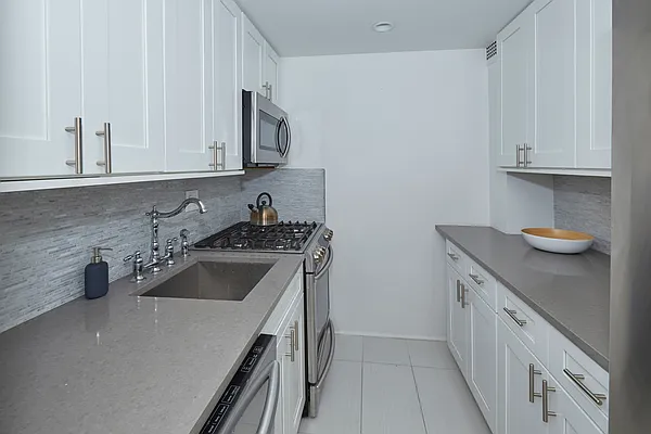 Rented by Christie's International Real Estate Group, LLC | media 3