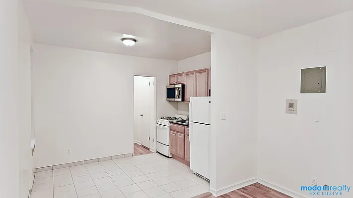 Rented by Moda Realty | media 26