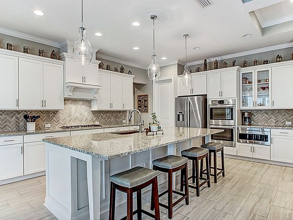 2nd image of 96068 Park Pl