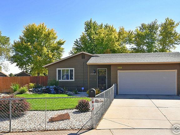 3rd image of 2158 Wedgewood Dr