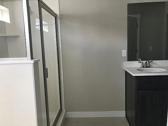 4th image of 790 E Chad St