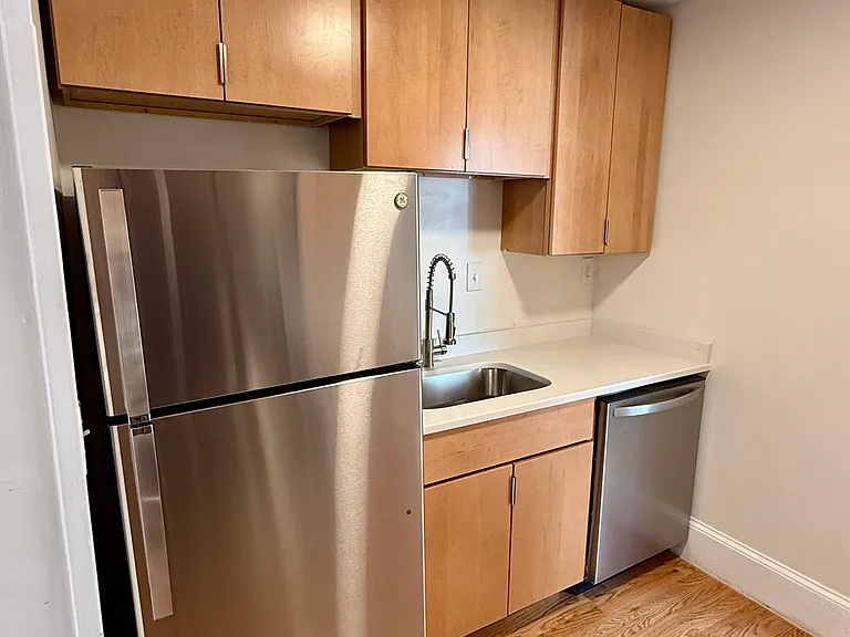 81 Summer St #3E — Photo 6