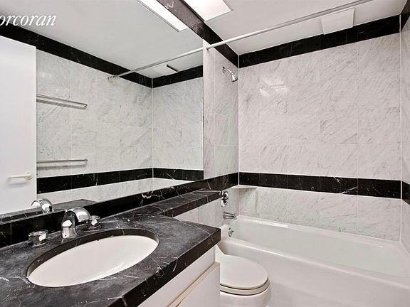 5th image of 150 W 56th St APT 3606