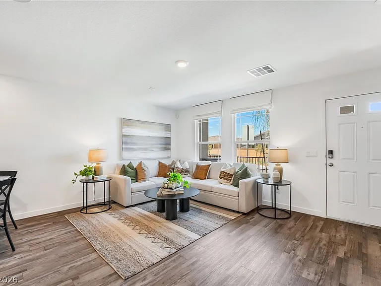 903 Rosy Starling St — Photo 5