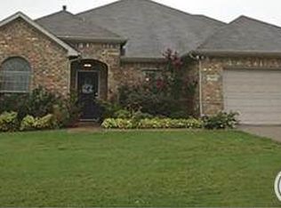 504 Lakeview Cir, Burleson, TX 76028