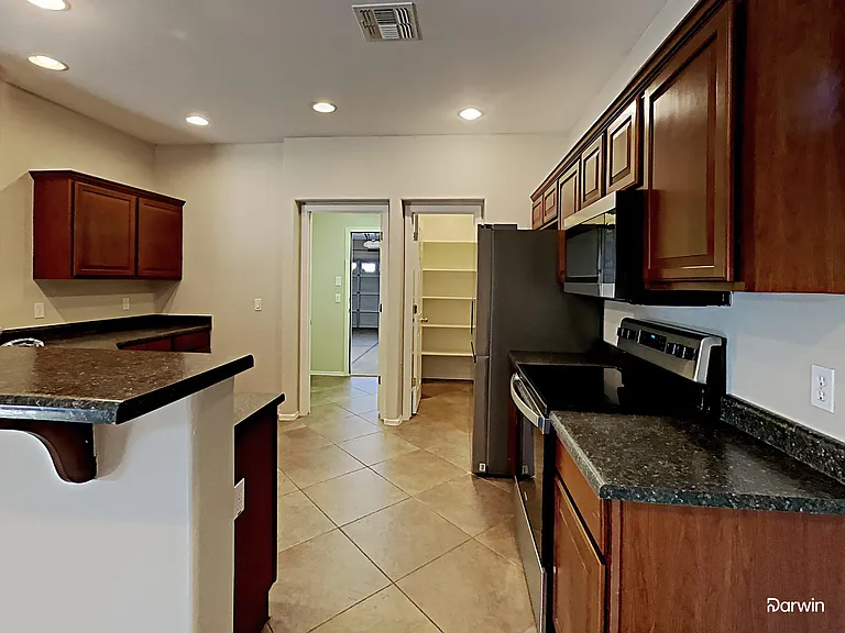 17573 W Lundberg St — Photo 2