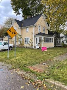 1840 Charles Ave, Kalamazoo, MI, 49048