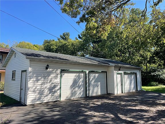 4th image of 929 Barland Street