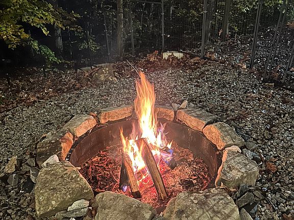 4th image of 581 Cherokee Rd
