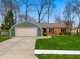 10912 Oak Wind Ct, Fort Wayne, IN 46845
