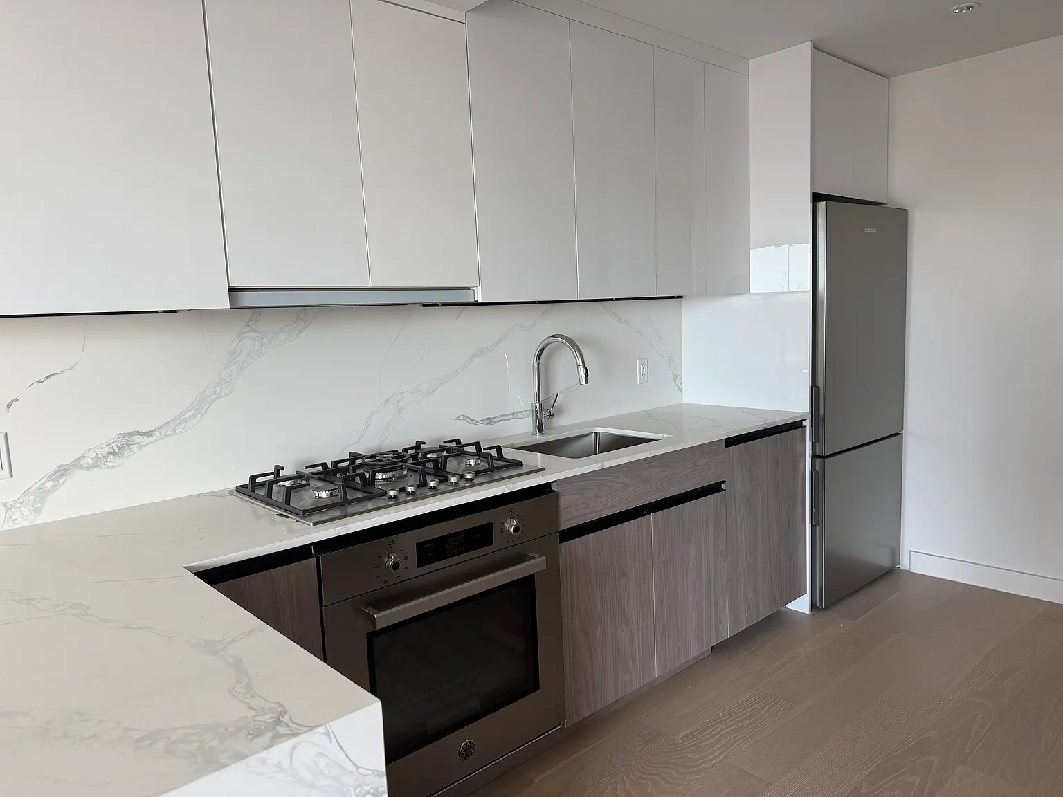 Studio, 438 sqft, $2,600 — Photo 2
