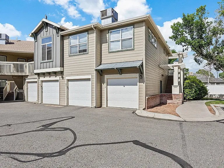 2491 Fountain Greens Pl #D-10 — Photo 4