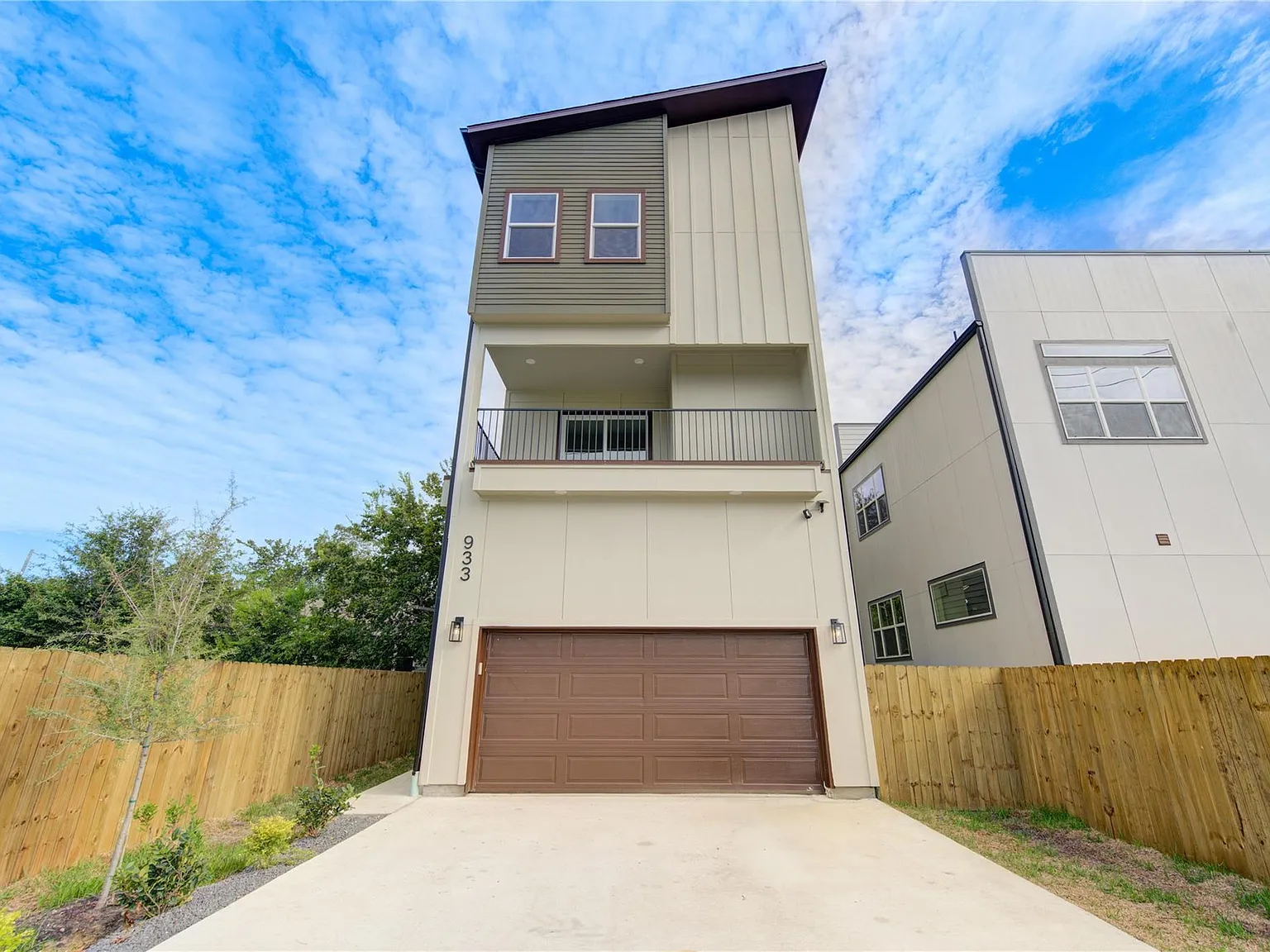 3 bed, 3.5 bath, 1888 sqft, $2,950 — Photo 1