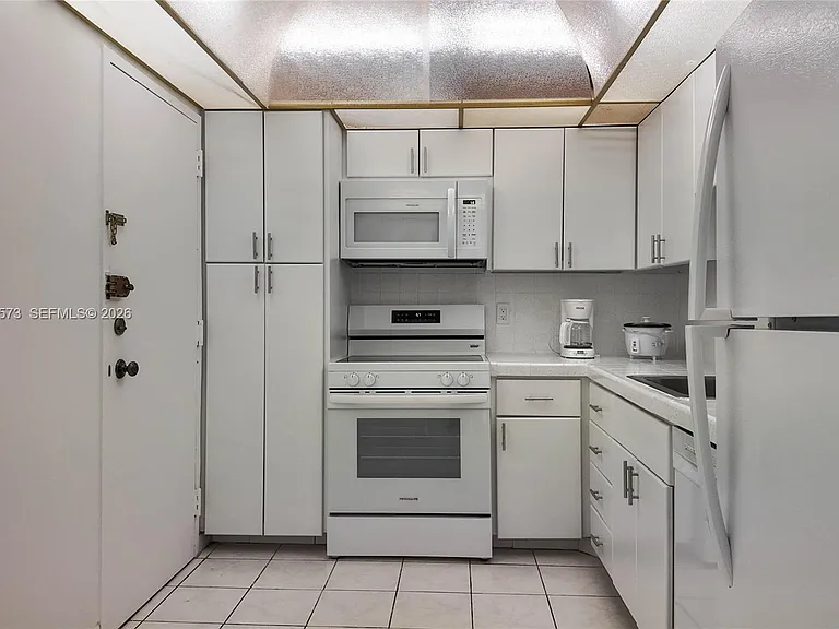 1950 S Ocean Dr #11M — Photo 10