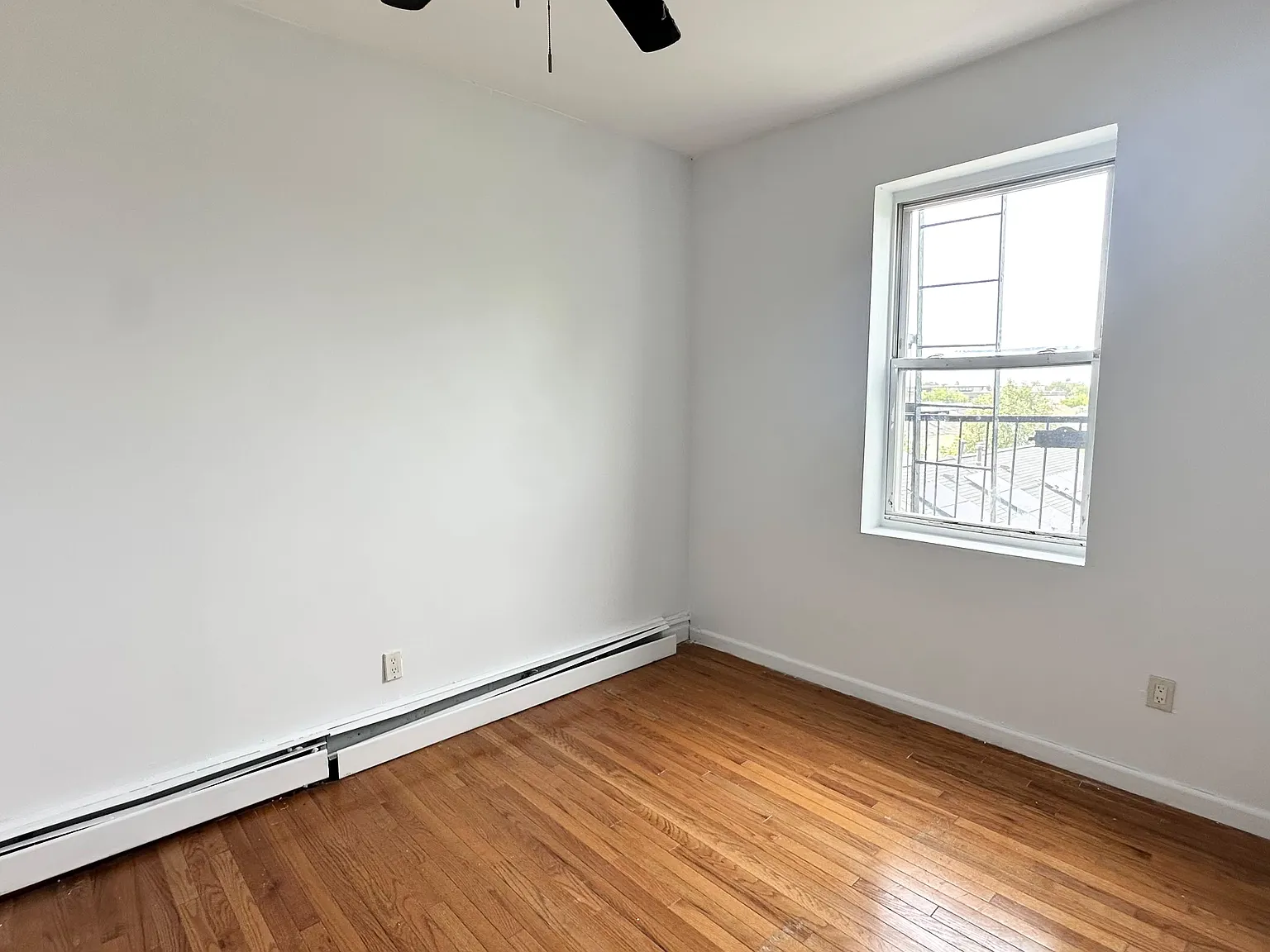 361 Danforth Ave — Photo 4