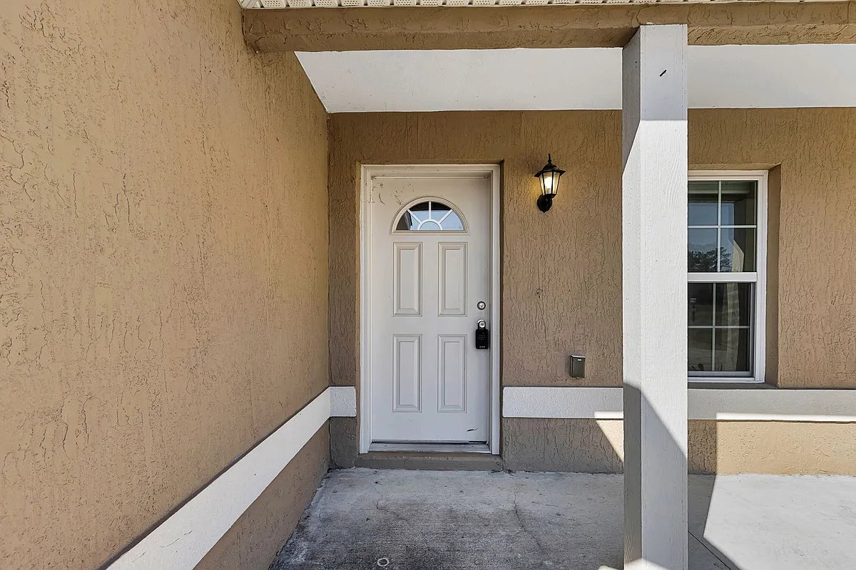 Building Photo - 15690 SW 28th Avenue Rd