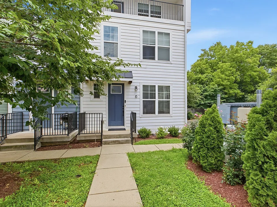 105 Duke St #6