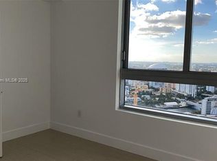 90 SW 3rd St APT 3907, Miami, FL 33130