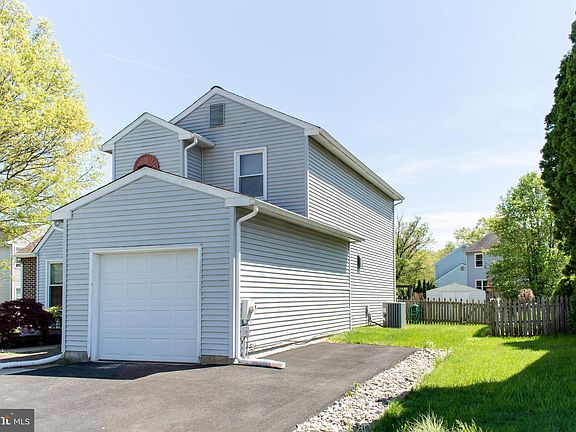 2nd image of 14 Cedar Farms Dr