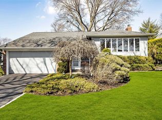 373 Old Courthouse Rd, New Hyde Park, NY 11040