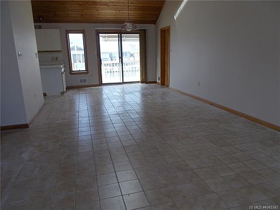4th image of 807 Forepeak Dr