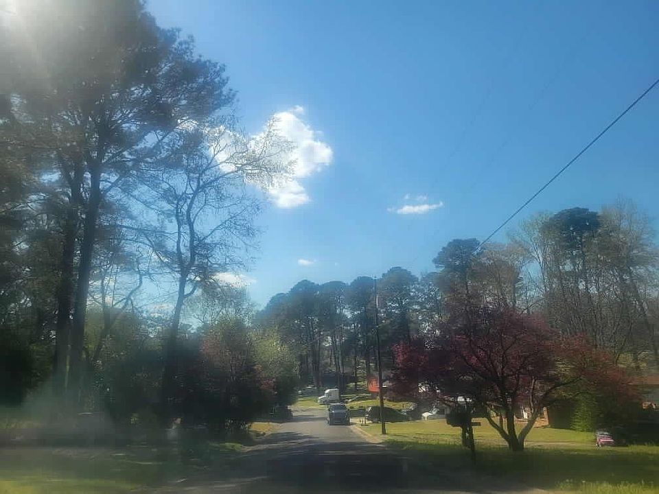 2nd image of 3002 Westview Dr